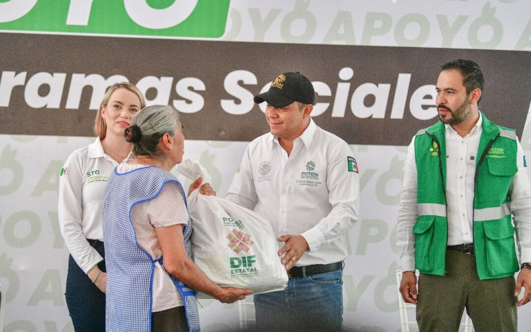 RICARDO GALLARDO LLEVA APOYO ALIMENTARIO A DELEGACIÓN VILLA DE POZOS