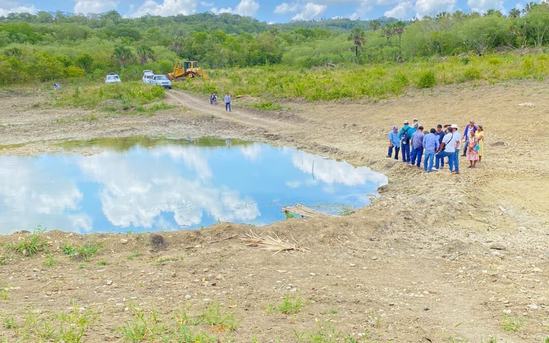 GOBIERNO DEL APOYO REPARA  PRESA EN SAN VICENTE TANCUAYALAB