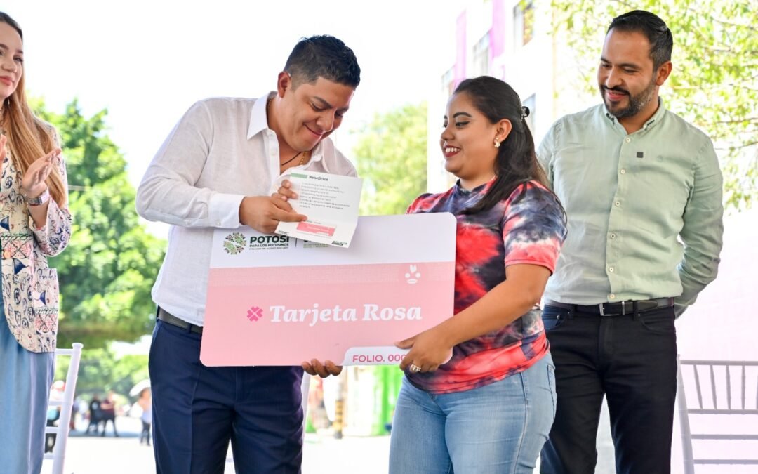 MUJERES RECONOCEN APOYO DEL GOBERNADOR CON NUEVA CLÍNICA ROSA