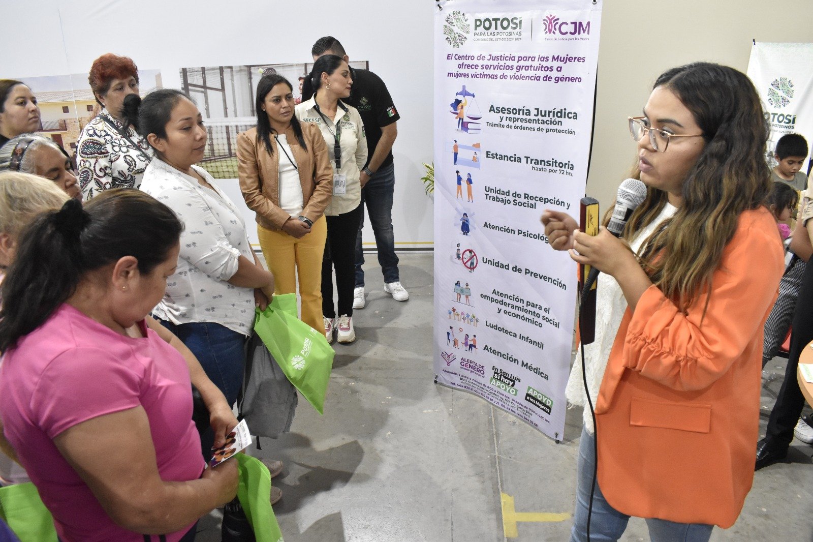 CJM HA BRINDADO ATENCIÓN A MÁS DE 300 MUJERES EN MÓDULO DEL CJM EN LA FENAPO