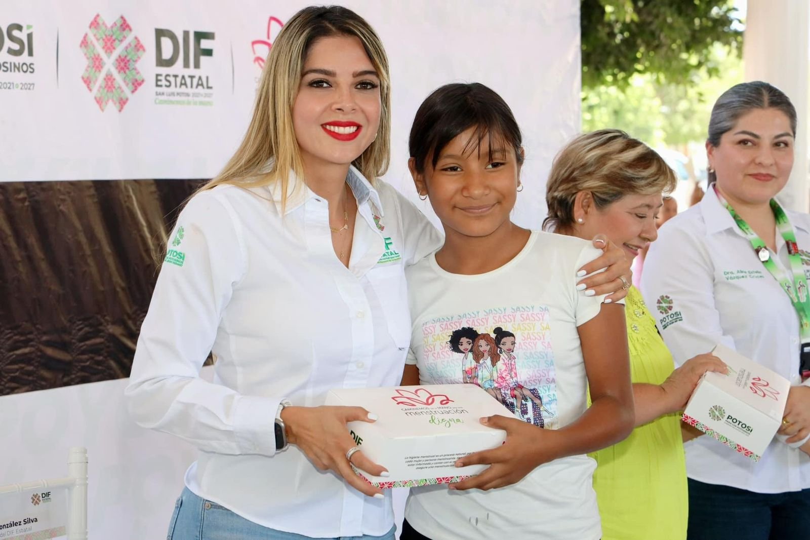 EN APOYO A LAS POTOSINAS, KITS MENSTRUALES LLEGAN AL ALTIPLANO