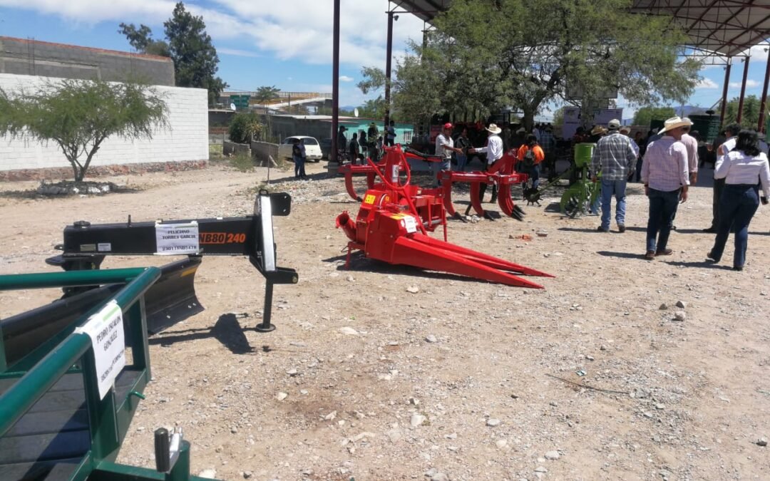 GOBIERNO DEL ESTADO LLEVA A GUADALCÁZAR EQUIPO PARA TECNIFICAR EL CAMPO