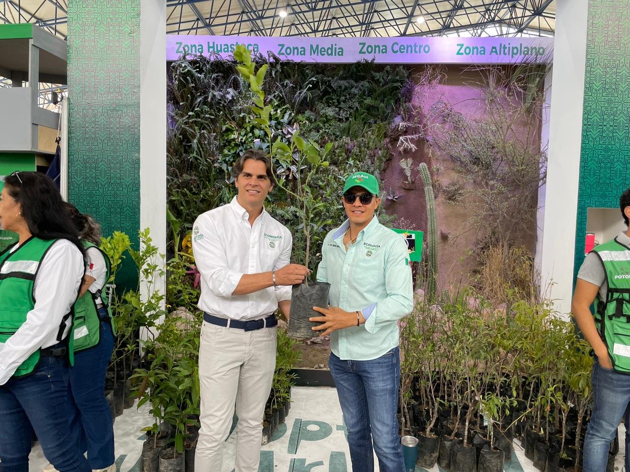 GOBIERNO ESTATAL ENTREGA EN DONACIÓN MÁS DE 20 MIL ÁRBOLES EN FENAPO