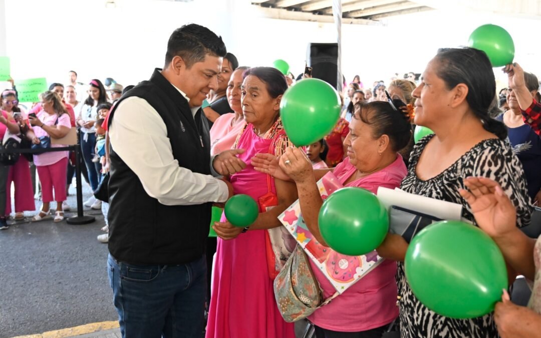 RICARDO GALLARDO CUMPLE SU PALABRA: BENEFICIARIAS DE CLÍNICA ROSA