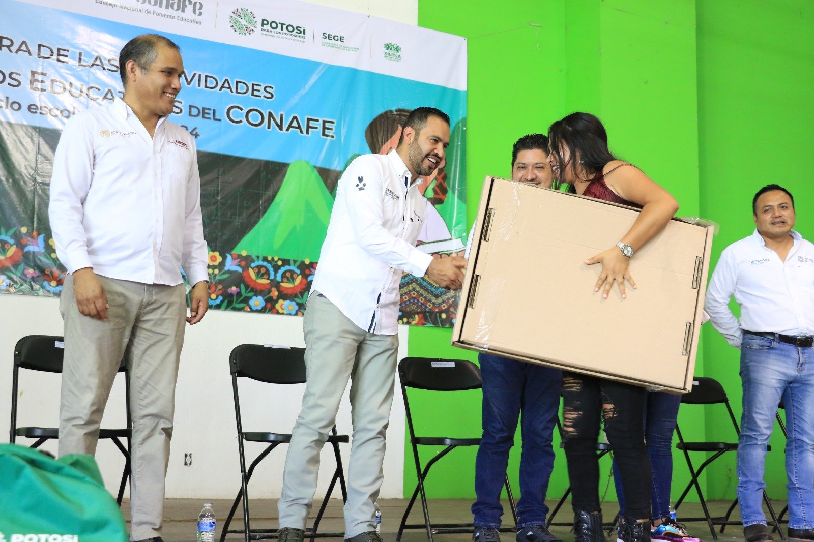 EN XILITLA, SÍ HAY APOYO EN EDUCACIÓN, DEPORTE Y PROGRAMAS SOCIALES