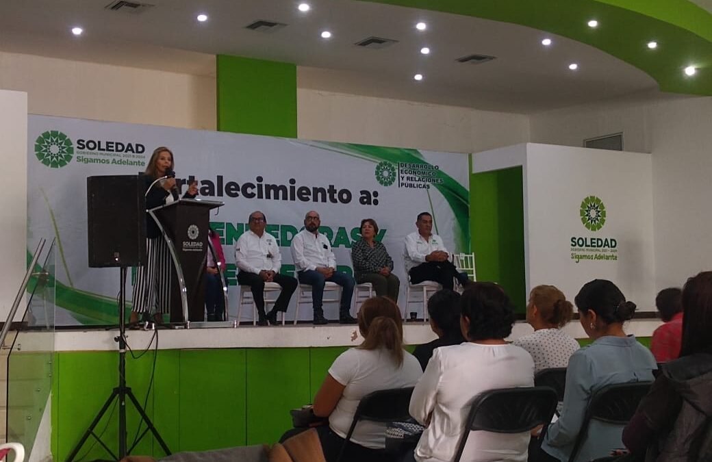 GOBIERNO ESTATAL LLEVA CRÉDITOS A EMPRESARIAS DE SOLEDAD DE GRACIANO SÁNCHEZ