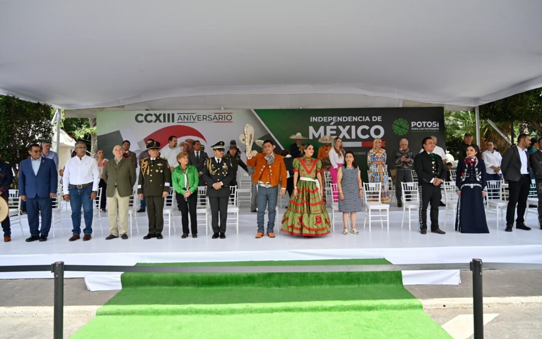 RICARDO GALLARDO ENCABEZA DESFILE CÍVICO MILITAR DE INDEPENDENCIA