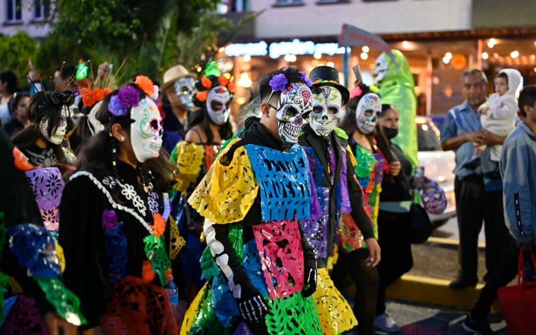 DESFILE DE XANTOLO SORPRENDIÓ A VISITANTES NACIONALES Y EXTRANJEROS