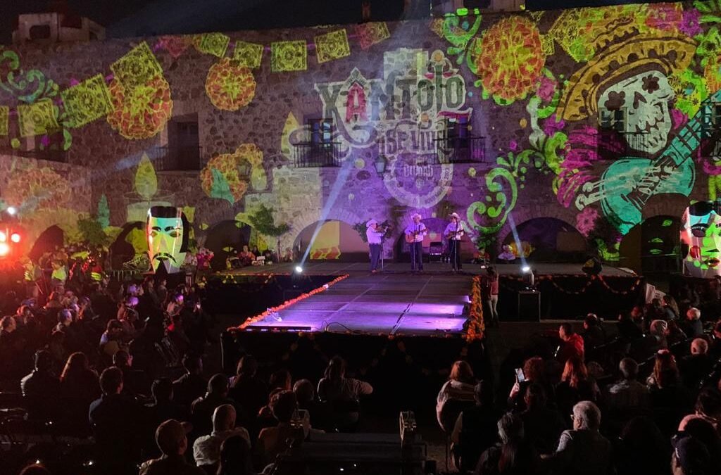 ESPECTACULAR SEGUNDO DÍA DE “XANTOLO EN TU CIUDAD” SE VIVIÓ EN PLAZA ARANZAZÚ