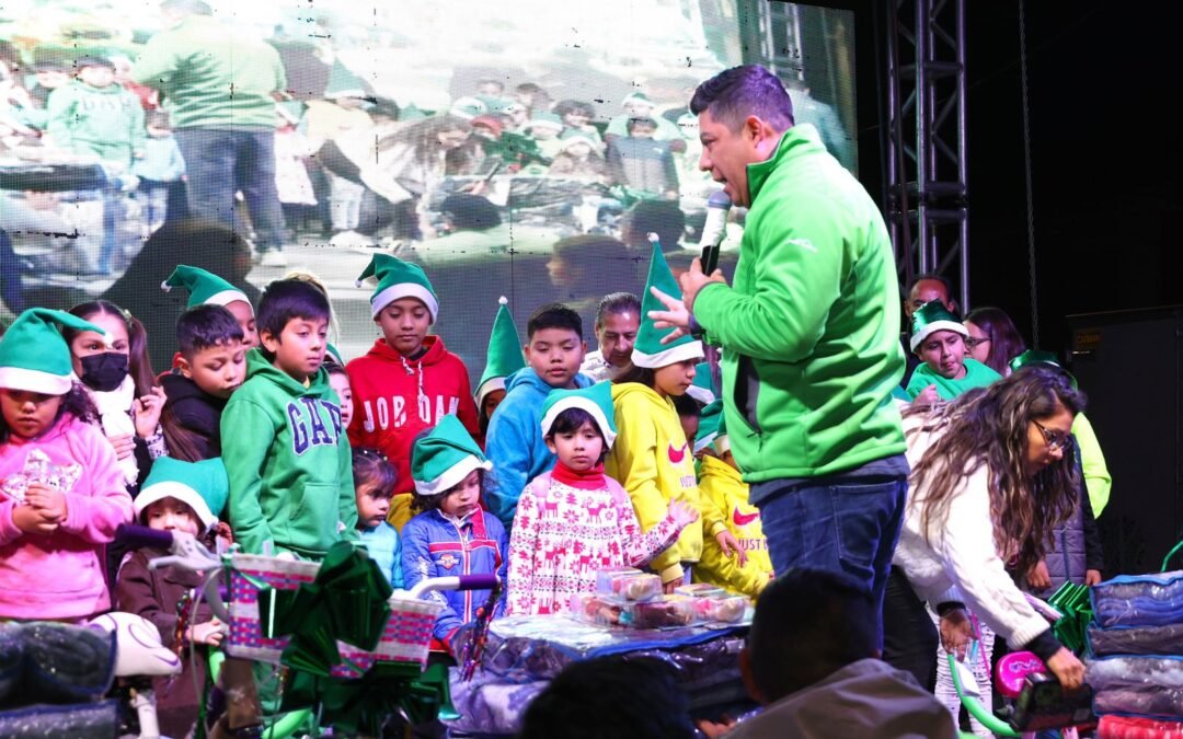 GOBIERNO DEL APOYO LLEVA LA ALEGRÍA DE LA NAVIDAD A COLONIAS DE LA CAPITAL