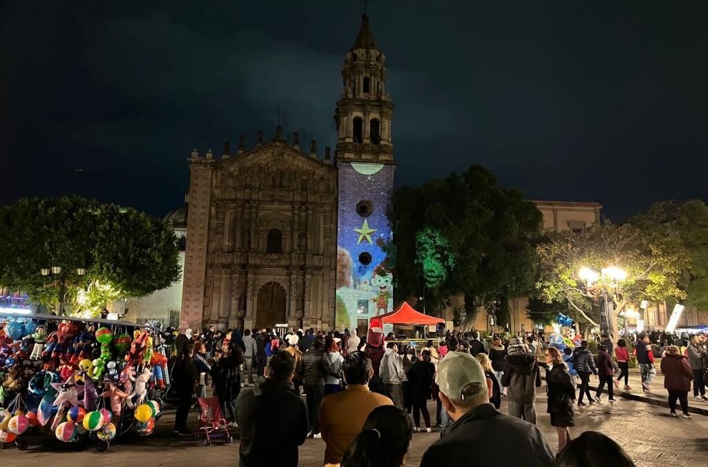 GOBIERNO LLEVA CON ÉXITO LA NAVIDAD AL CENTRO HISTÓRICO 