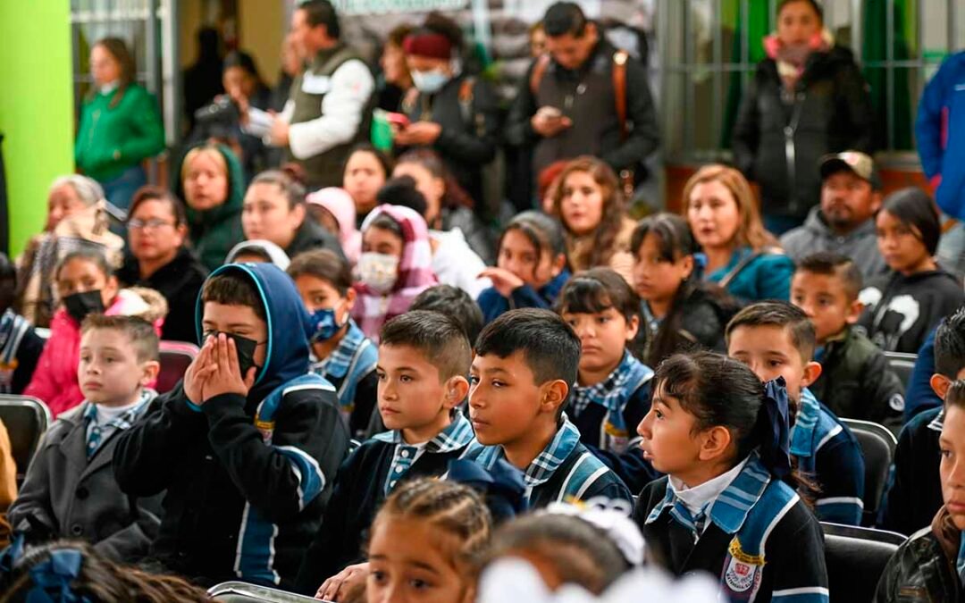 CON OBRAS EN ESCUELAS, RICARDO GALLARDO MEJORA CALIDAD DE VIDA