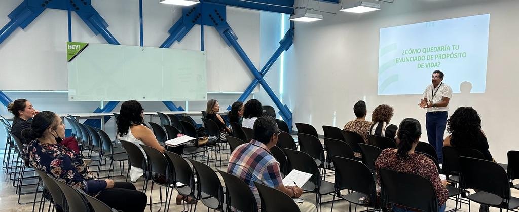GOBIERNO PROFESIONALIZA A SERVIDORES PÚBLICOS