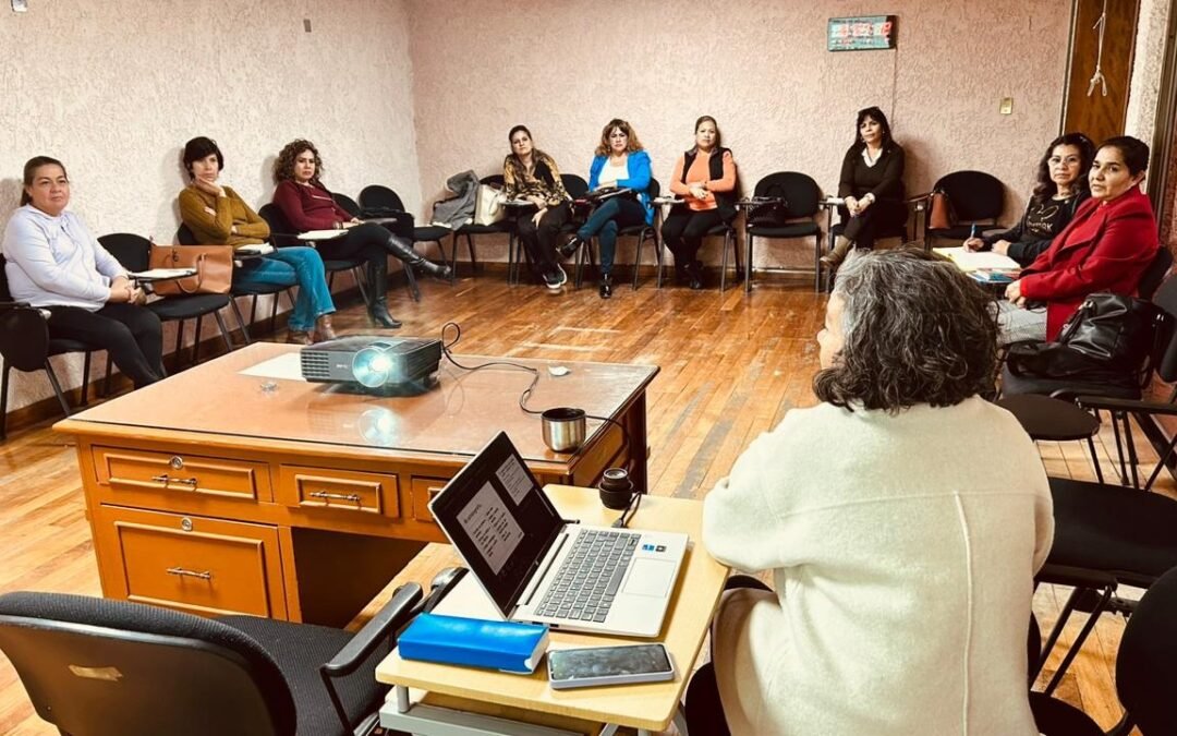 MEJOR ATENCIÓN A LA CIUDADANÍA CON APOYO EN CAPACITACIÓN A BURÓCRATAS 