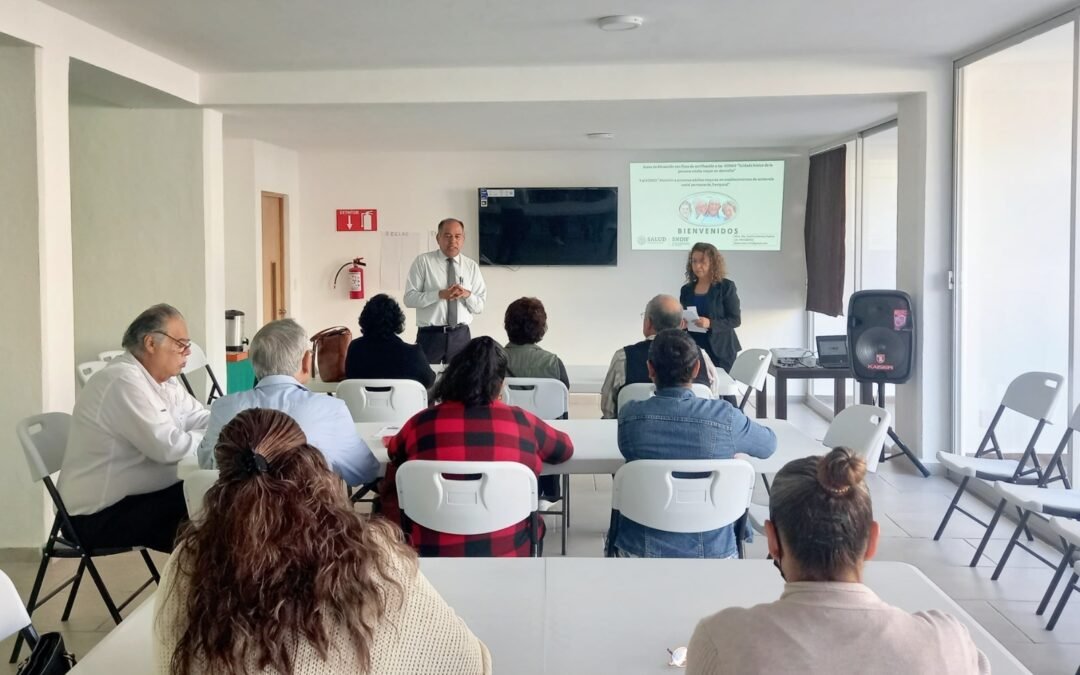 CUIDADORES DE PERSONAS ADULTAS MAYORES RECIBEN CERTIFICACIÓN