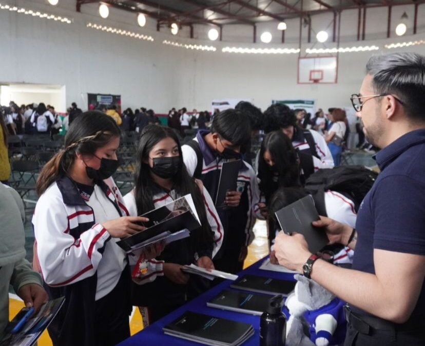 ESTUDIANTES DE VILLA DE REYES RECIBEN PLÁTICA DE ORIENTACIÓN PROFESIONAL
