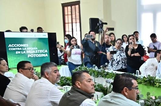 ANALIZAN PROYECTOS PARA GARANTIZAR AGUA A LAS FAMILIAS