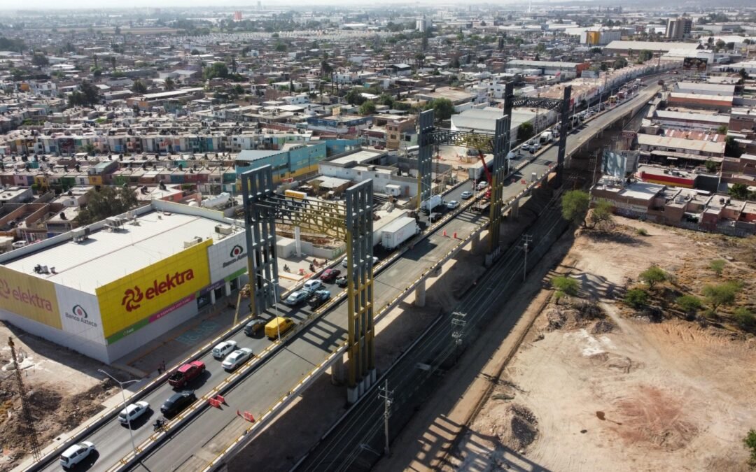 ATIENDEN ACCIDENTE LABORAL EN PUENTE DE CALLE 71