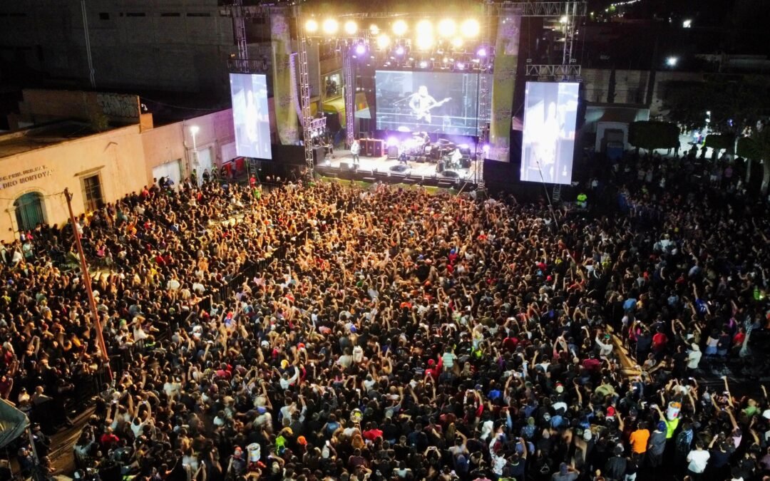 ENÉRGICO CONCIERTO OFRECIÓ MOLOTOV A MILES DE ASISTENTES EN LA FENAE 2024 