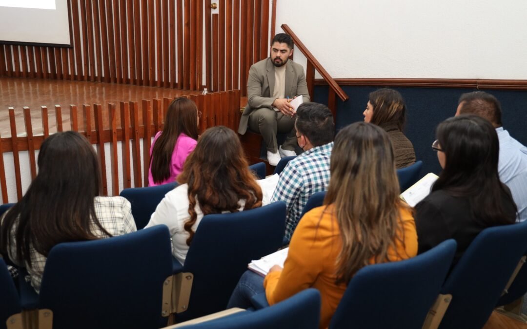PROFESIONALIZAN A MUNICIPIOS EN ATENCIÓN A ADULTOS MAYORES