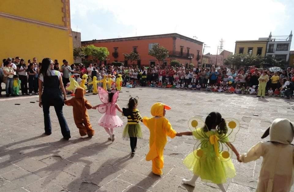SEER RECONOCE A LAS EDUCADORAS EN SU DÍA  