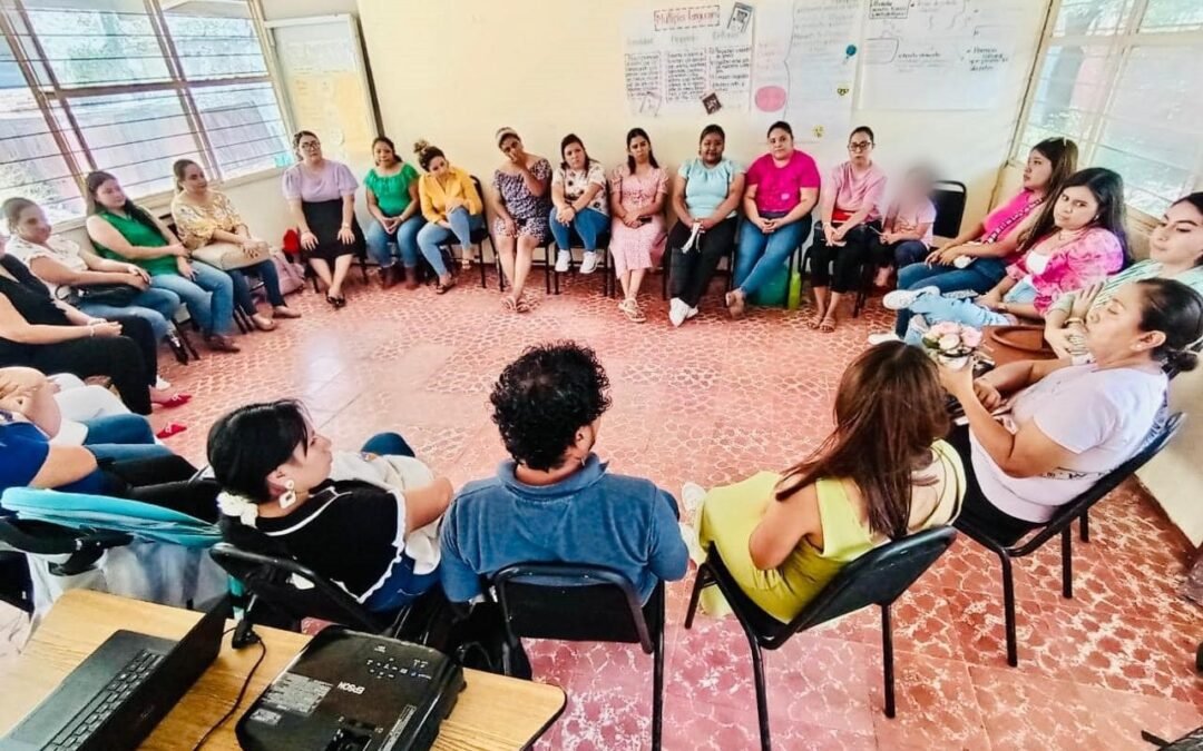 DOCENTES SE CAPACITAN PARA FACILITAR RESOLUCIÓN DE CONFLICTOS EN EL ÁMBITO ESCOLAR