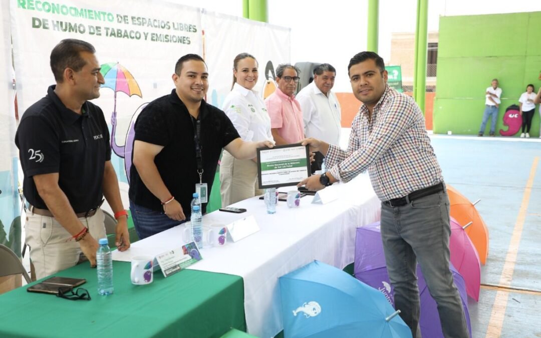ENTREGA SALUD RECONOCIMIENTOS A EDIFICIOS 100% LIBRES DE HUMO DE TABACO Y EMISIONES.