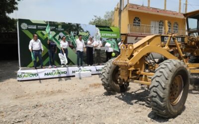 EJECUTIVO ESTATAL ARRANCA PAVIMENTACIÓN EN EL NARANJO
