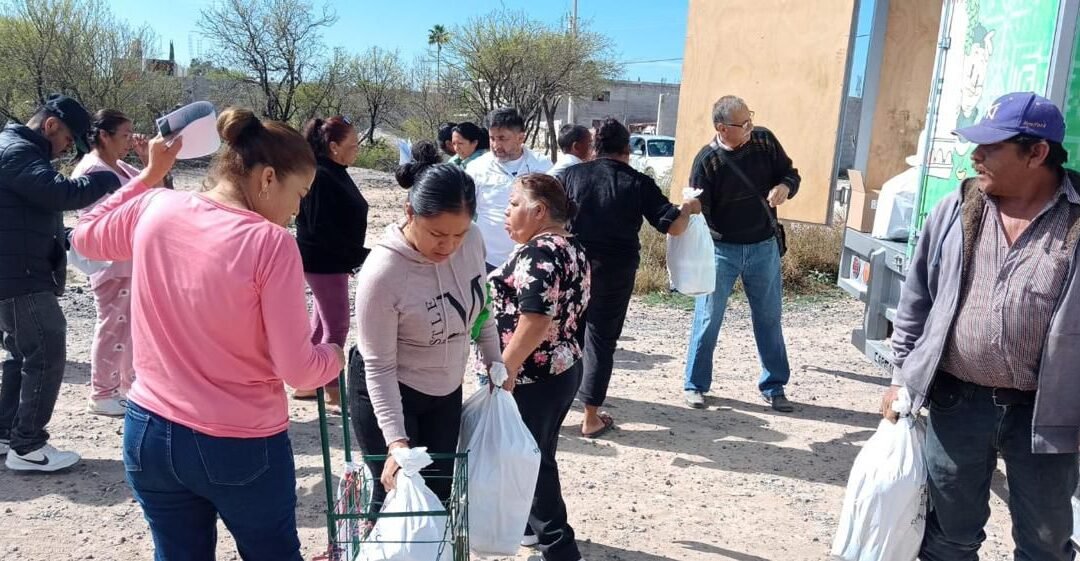 FAMILIAS POTOSINAS CONTINÚAN RECIBIENDO CANASTA BÁSICA