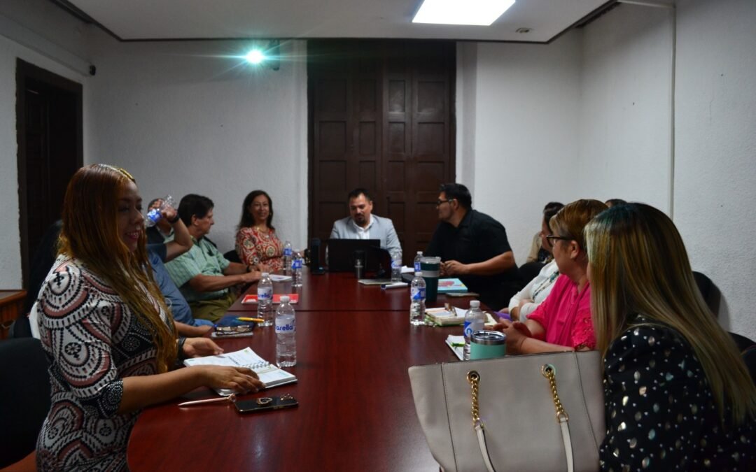 CAPACITAN A TRABAJADORES ESTATALES EN GESTIÓN PÚBLICA