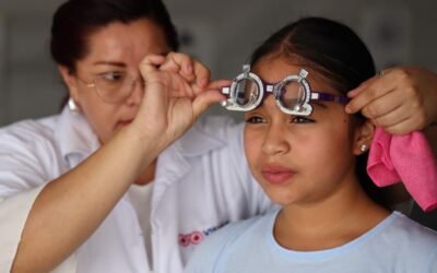 GOBIERNO ESTATAL ENTREGA 300 LENTES GRATUITOS A NIÑAS Y NIÑOS