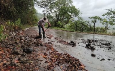 GOBIERNO ESTATAL INTENSIFICA ATENCIÓN A CARRETERAS POR LLUVIAS