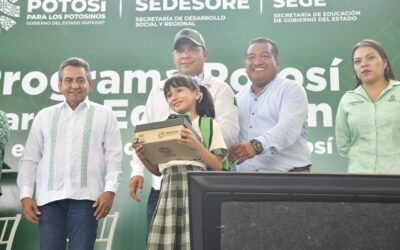 RICARDO GALLARDO ENTREGA ÚTILES, MOCHILAS Y ZAPATOS EN LA HUASTECA SUR