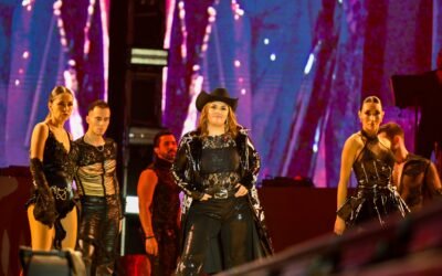 ÉXITO TOTAL DE YURIDIA EN EL FORO TEATRO DEL PUEBLO