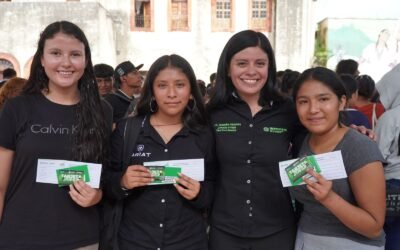 GOBIERNO LLEVA MÁS APOYO A JÓVENES XILITLENSES CON INTERNET GRATIS