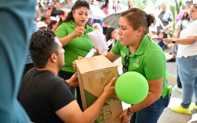 RICARDO GALLARDO ENTREGA PROGRAMA DE SEGURIDAD ALIMENTARIA A FAMILIAS DE MARÍA CECILIA
