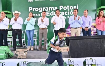 RICARDO GALLARDO RESPALDA A ALUMNAS Y ALUMNOS DE MATEHUALA CON APOYOS ESCOLARES