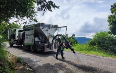 EL ESTADO LLEVA APOYO A LAS FAMILIAS CON 211 KILÓMETROS DE CAMINOS CONSERVADOS