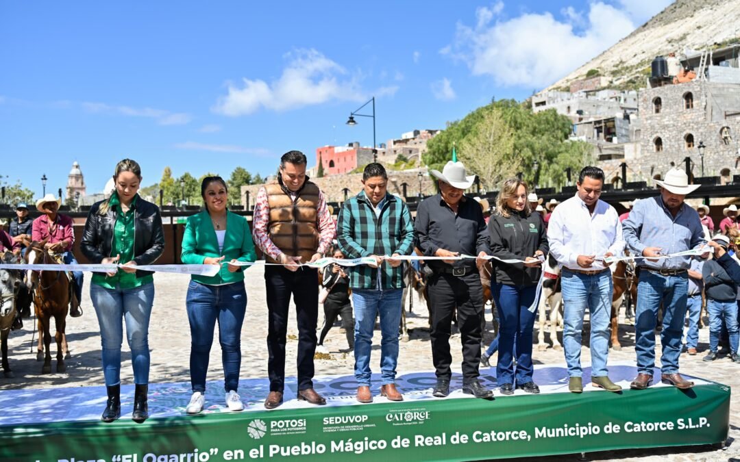 ENTREGA RICARDO GALLARDO NUEVA PLAZA DE ACCESO A REAL DE CATORCE