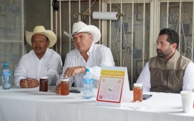 APICULTORES DE LA REGIÓN MEDIA RECIBEN MÁS APOYO DEL ESTADO