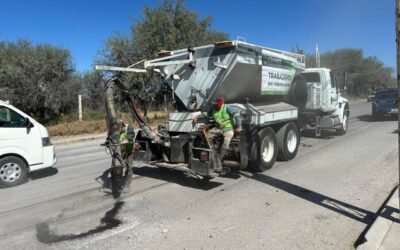 GOBIERNO ESTATAL ATIENDE MÁS CAMINOS Y CARRETERAS EN LAS CUATRO REGIONES