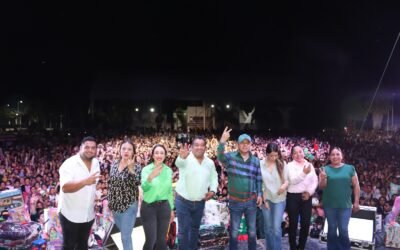 RICARDO GALLARDO ACERCA LA MAGIA DE LA NAVIDAD A TAMAZUNCHALE Y MATLAPA