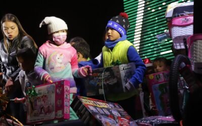 RICARDO GALLARDO RECORRE LA CAPITAL CON POSADAS NAVIDEÑAS