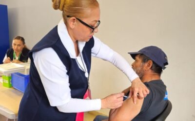 AVANZA VACUNACIÓN A TRABAJADORES ESTATALES POR TEMPORADA INVERNAL