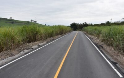 GOBIERNO ESTATAL RECONSTRUYÓ EL CAMINO A TAMBACA, EN TAMASOPO