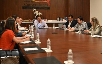 EN REUNIÓN CON ALCALDES RICARDO GALLARDO COMPROMETE MÁS APOYO PARA EL ALTIPLANO