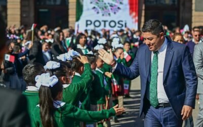 RICARDO GALLARDO PRESIDE CELEBRACIÓN POR EL DÍA DE LA BANDERA
