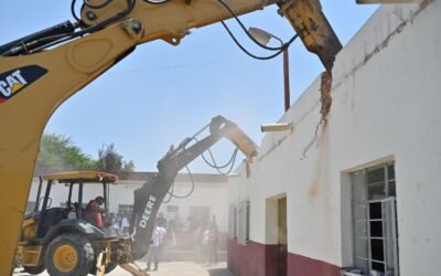 RICARDO GALLARDO RECONSTRUYE ESCUELA A NIÑEZ SOLEDENSE