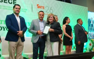 ESTADO RECONOCE A PERSONAL ADMINISTRATIVO EN LA EDUCACIÓN