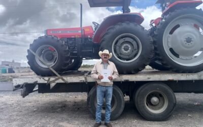 GOBIERNO ESTATAL ENTREGA MÁS TRACTORES A AGROPRODUCTORES